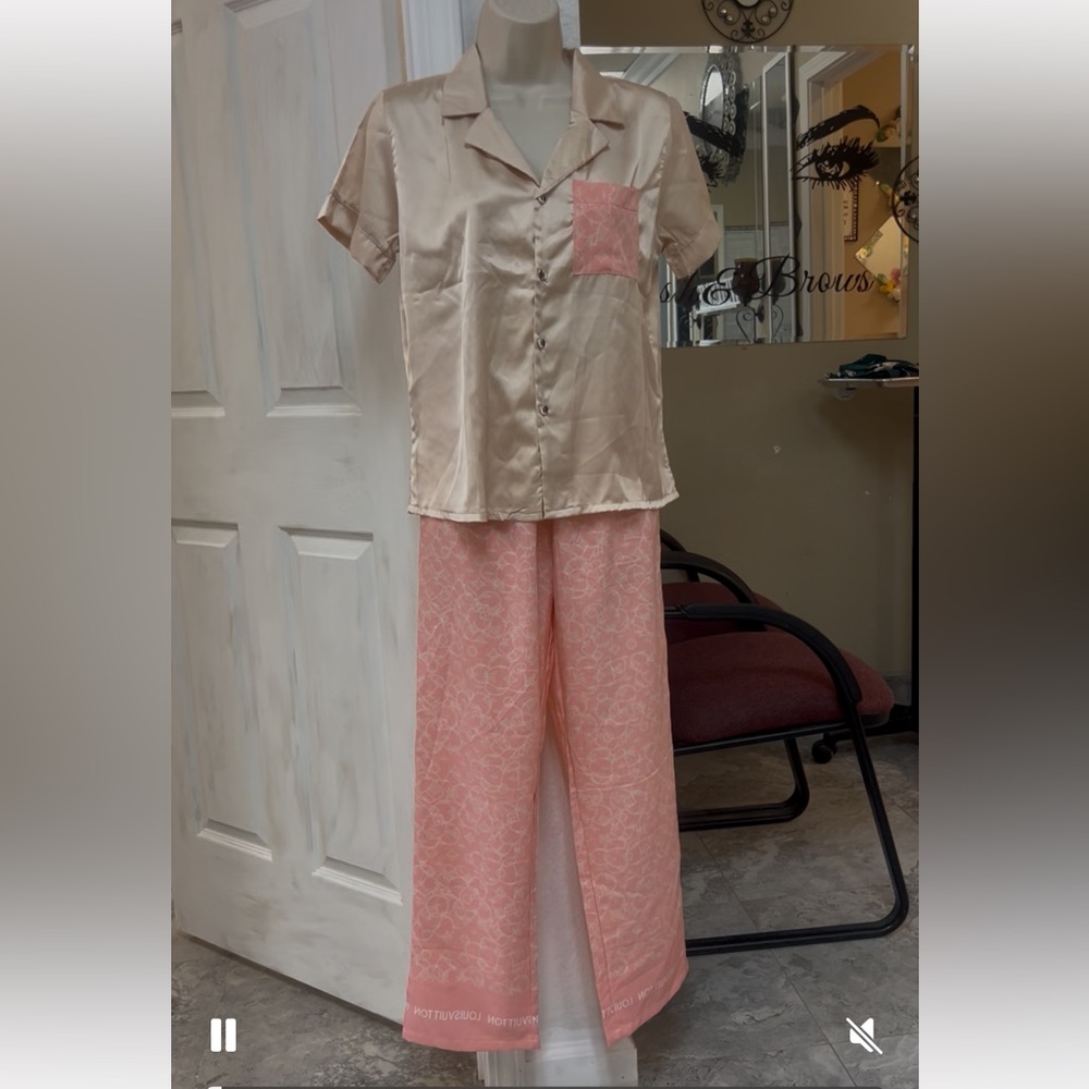 Women pajamas. SZ XS. No tags. Excellent condition!